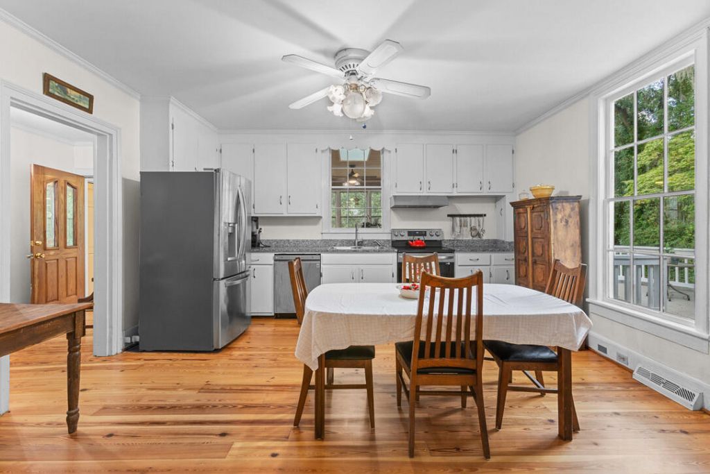 487 Hampton Street Photo 27