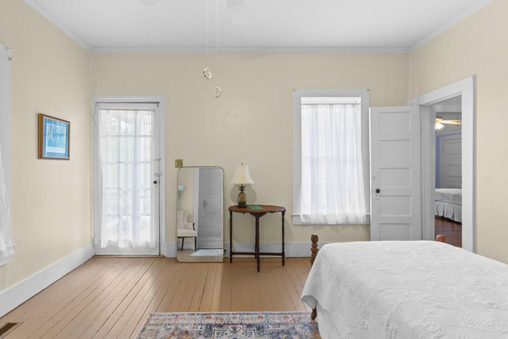 487 Hampton Street Photo 33