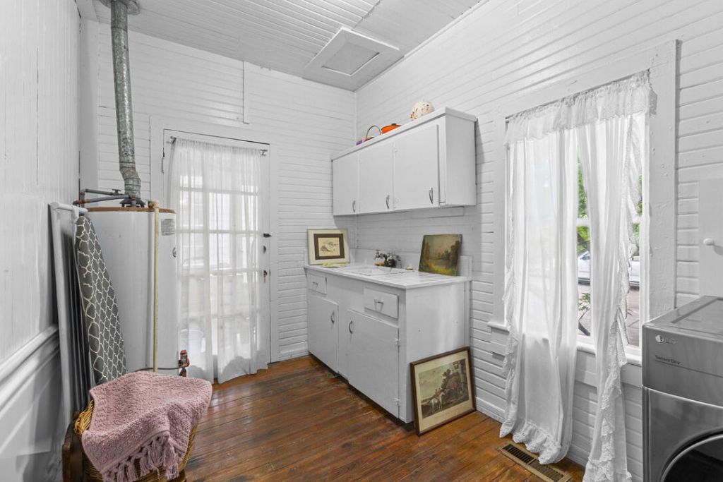 487 Hampton Street Photo 34