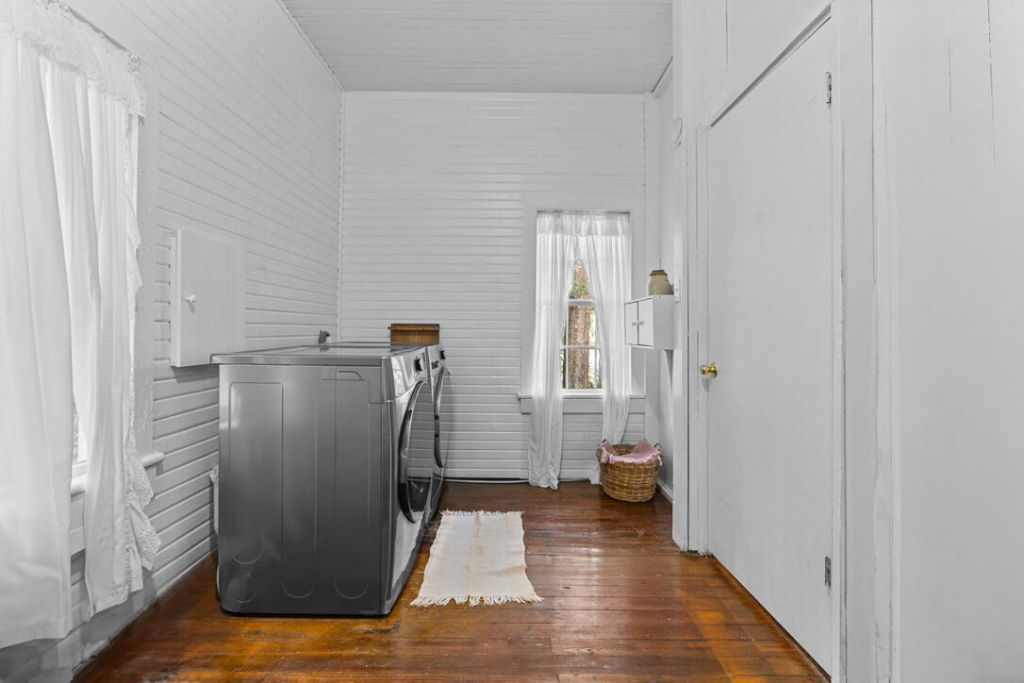 487 Hampton Street Photo 35