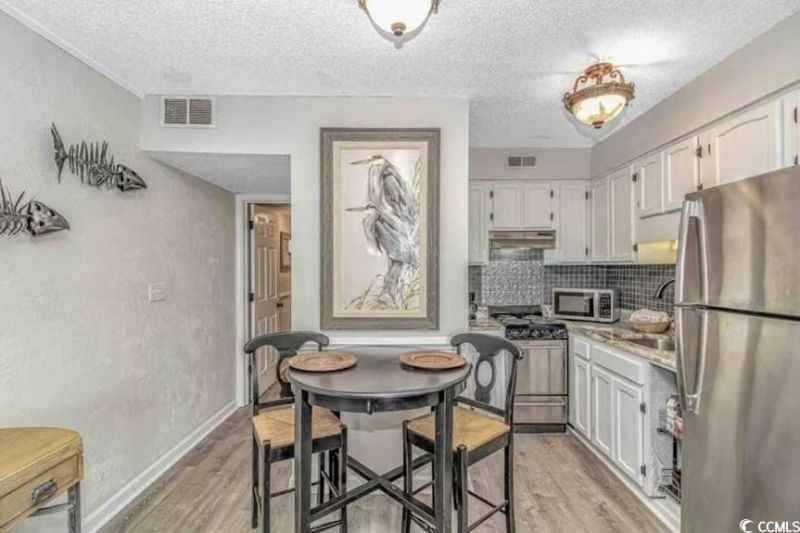 215 Atlantic Ave. Photo 10