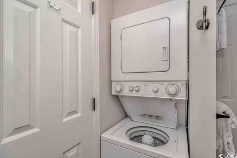 215 Atlantic Ave. Photo 16