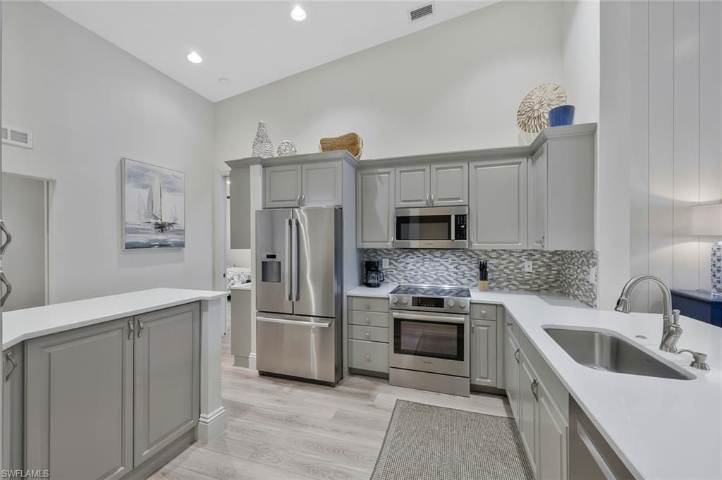 831 Sailaway Ln, Unit 203, Naples, FL 34108 Photo