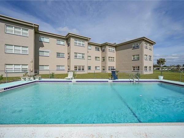 3100 Harbor BLVD, Unit 114, PORT CHARLOTTE, FL 33952