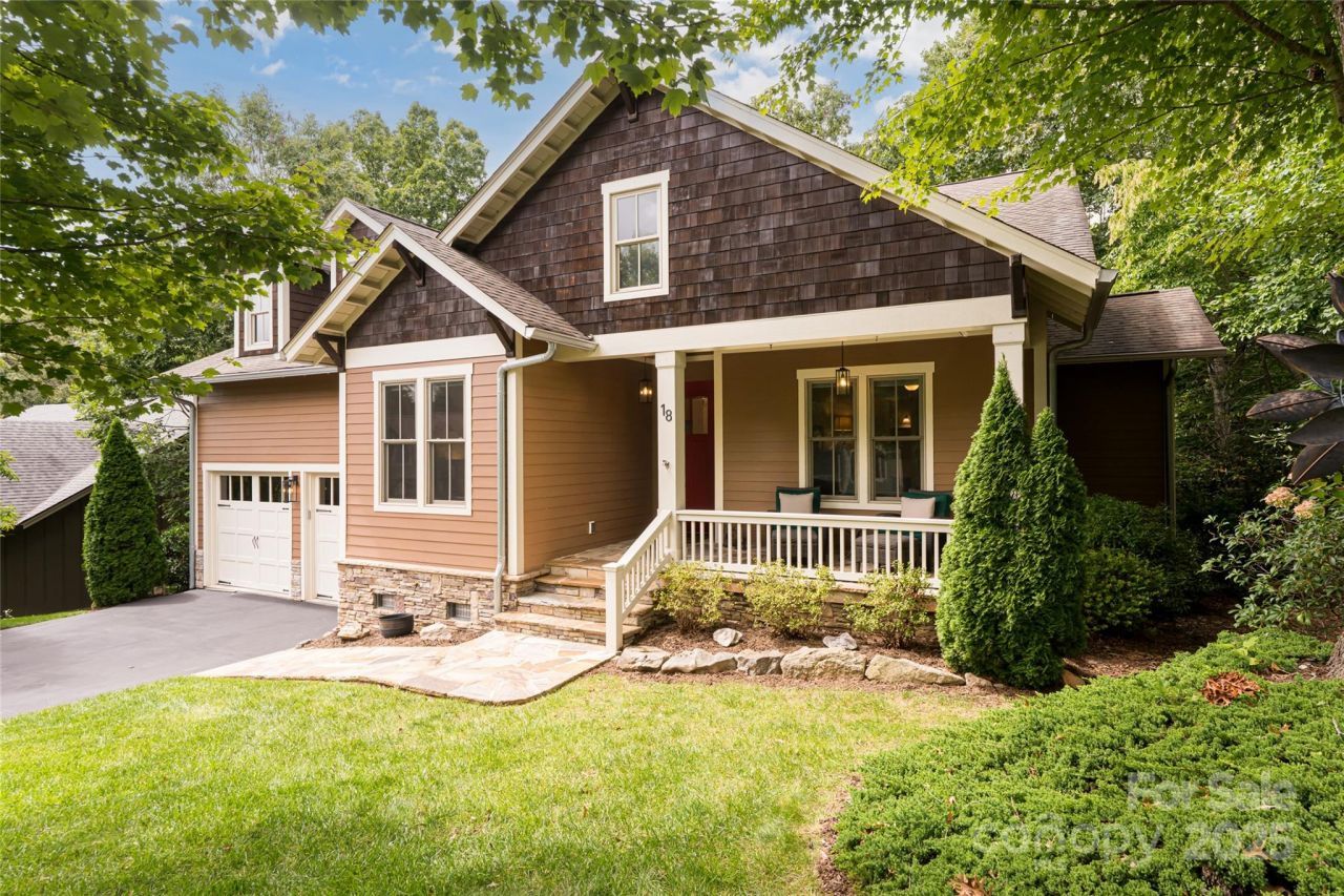 18 E Owl Creek Lane, Fairview, NC 28730 Main Photo