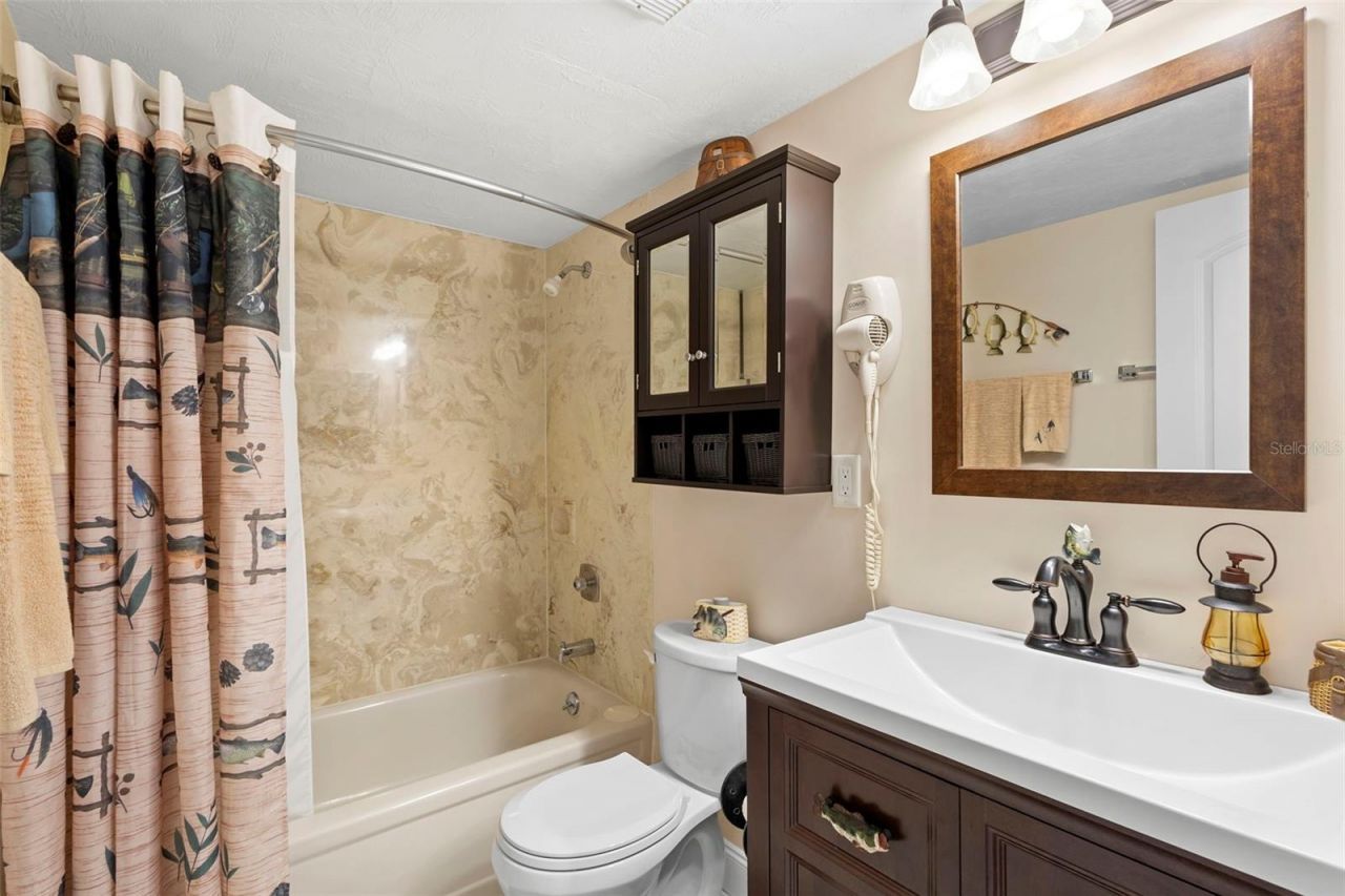 1640 Juno Trail, Unit 202D, Astor, FL 32102 Photo