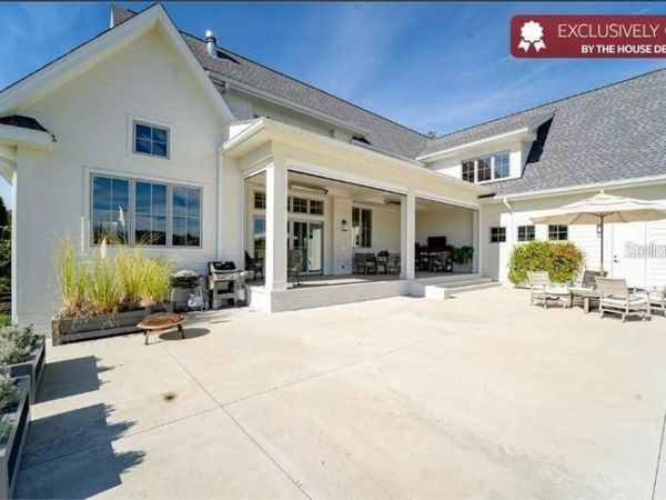 8557 19TH SQUARE SW, VERO BEACH, FL 32968