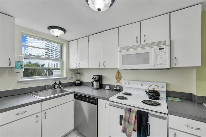 341 N Birch Road, Unit 316, Fort Lauderdale, FL 33304 Photo