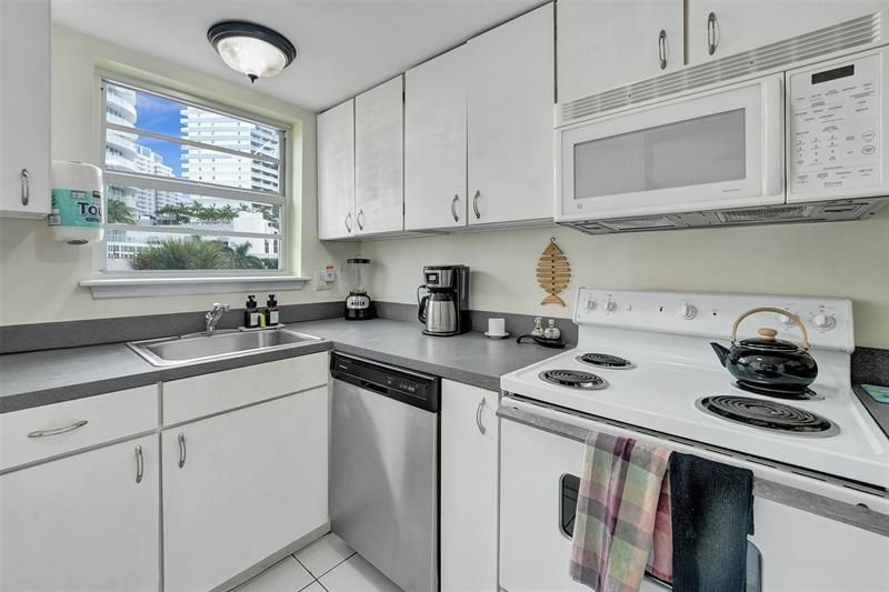341 N Birch Road, Unit 316, Fort Lauderdale, FL 33304 Photo