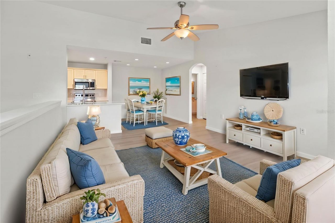 8827 Manor Loop, Unit 201, Lakewood Ranch, FL 34202 Photo