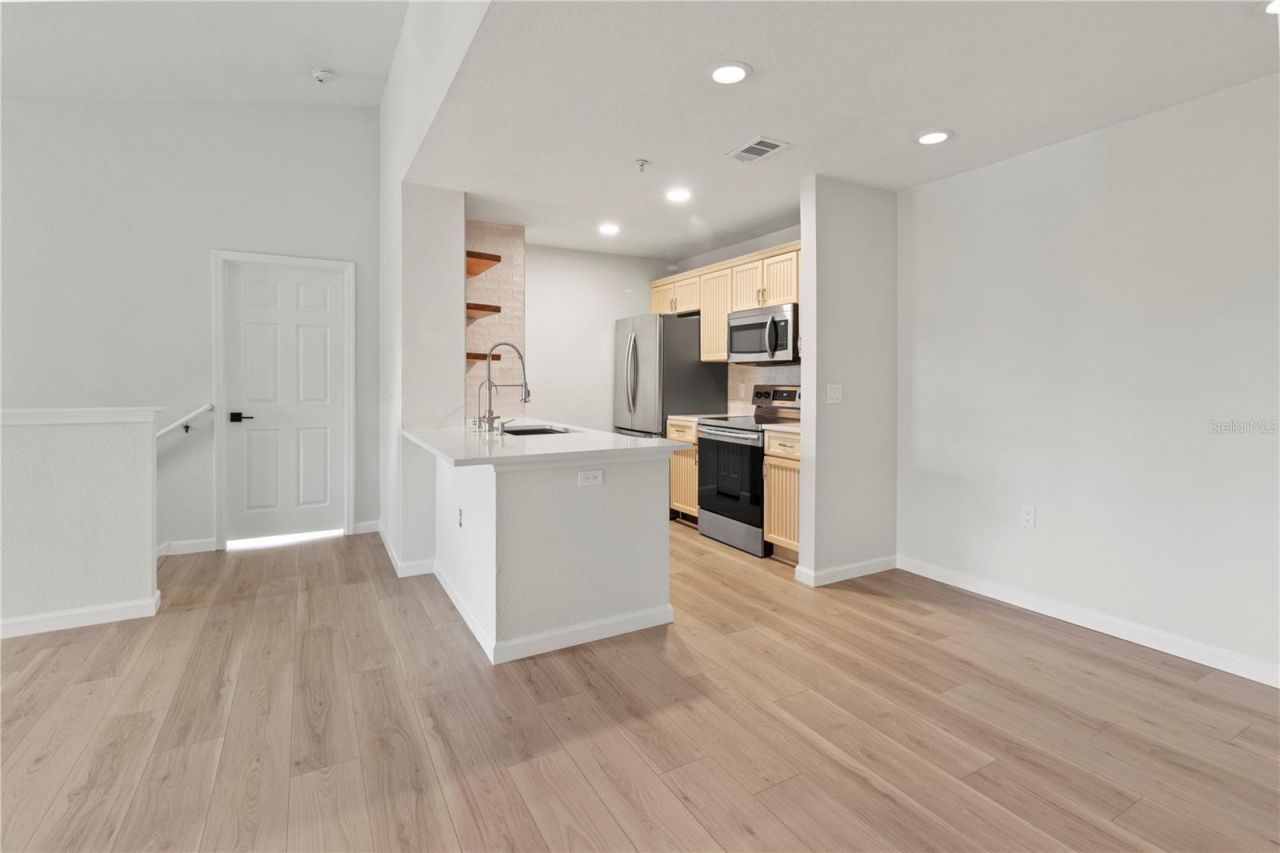 8827 Manor Loop, Unit 201, Lakewood Ranch, FL 34202 Photo