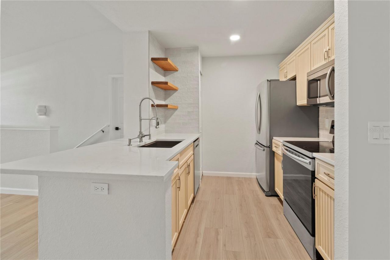 8827 Manor Loop, Unit 201, Lakewood Ranch, FL 34202 Photo