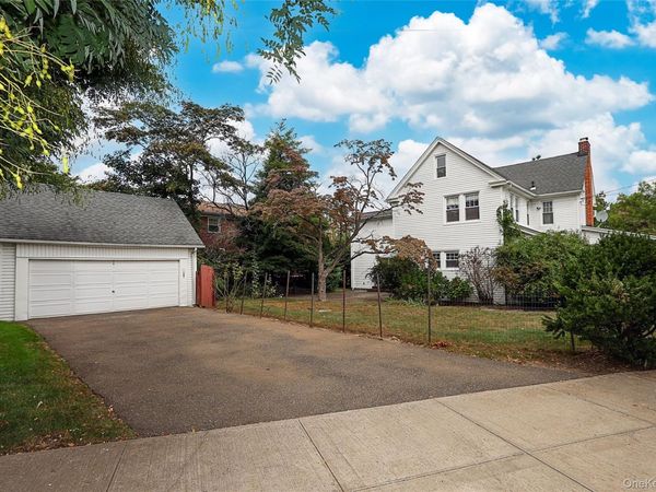 52-50 Little Neck Parkway, Little Neck, NY 11362