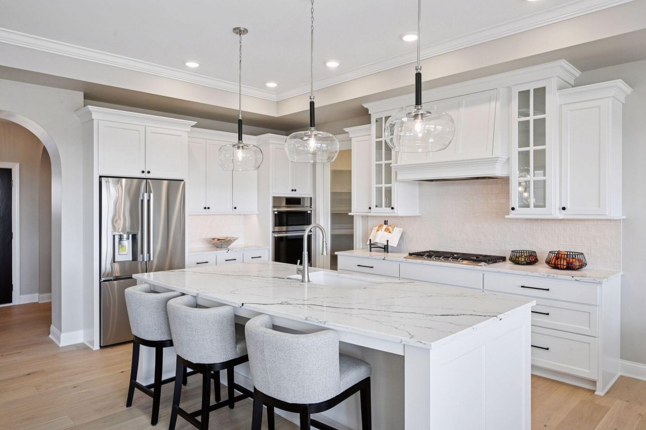 9085 Mills Lane, Chanhassen, MN 55317 Main Photo