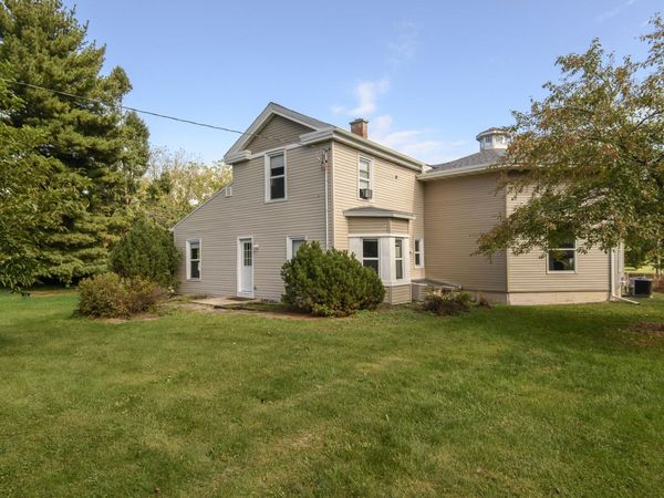 320 Mill St, Fox Lake, WI 53933