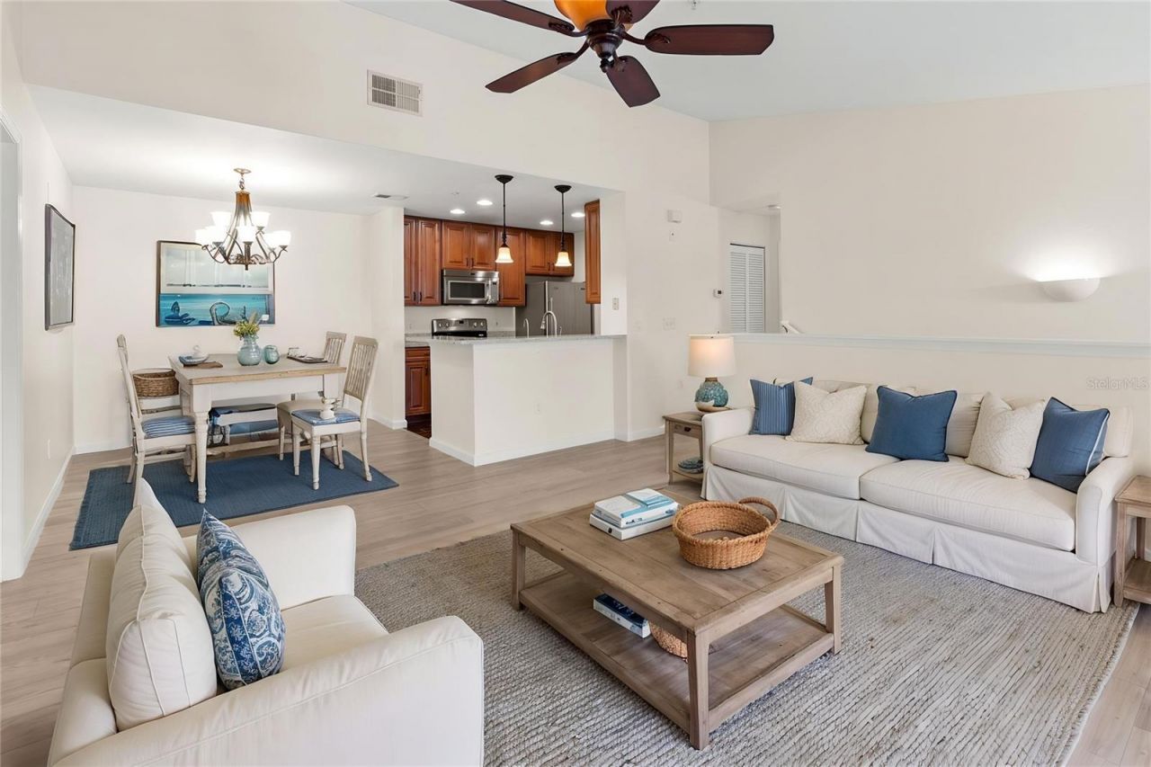 8911 Manor Loop, Unit 208, Lakewood Ranch, FL 34202 Photo