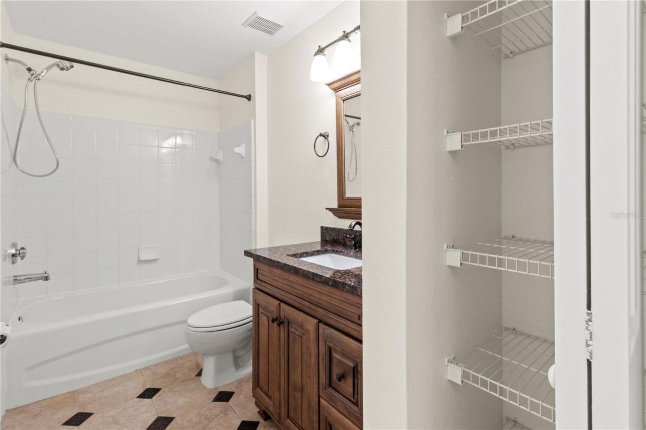 8911 Manor Loop, Unit 208, Lakewood Ranch, FL 34202 Photo