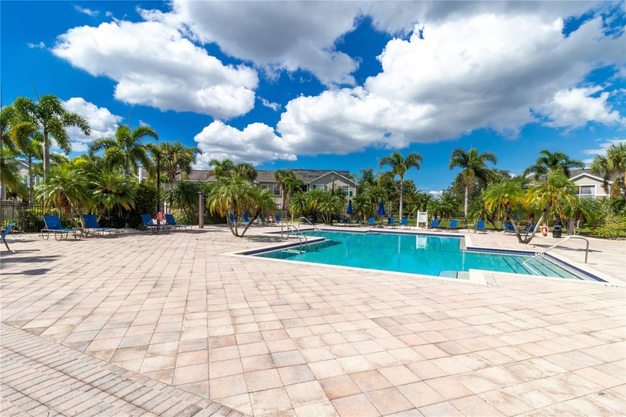 8911 Manor Loop, Unit 208, Lakewood Ranch, FL 34202 Photo