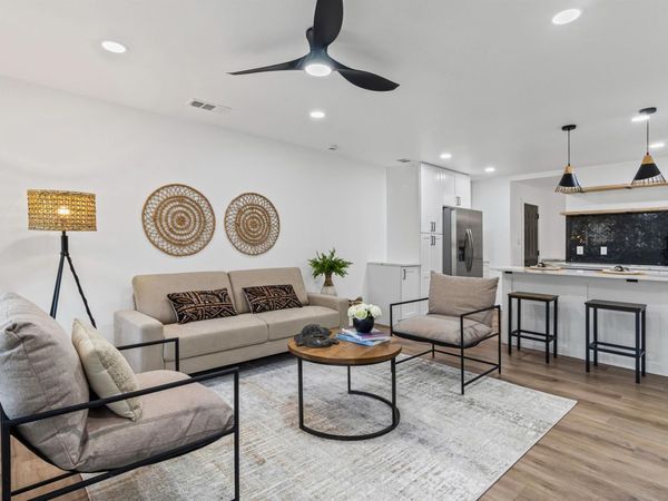 1601 N Redondo DR, Austin, TX 78721