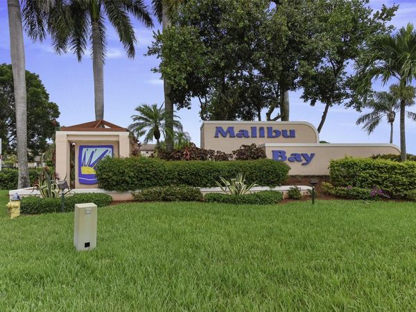 881 NW 208th Drive, Pembroke Pines, FL 33029