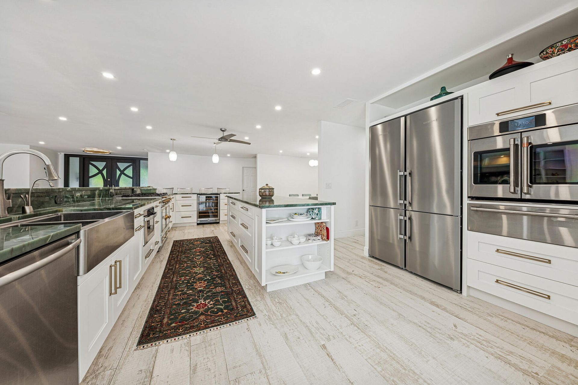 8 Woodbrook Circle, West Palm Beach, FL 33401 Photo