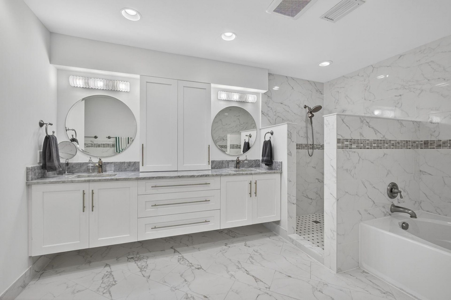 8 Woodbrook Circle, West Palm Beach, FL 33401 Photo