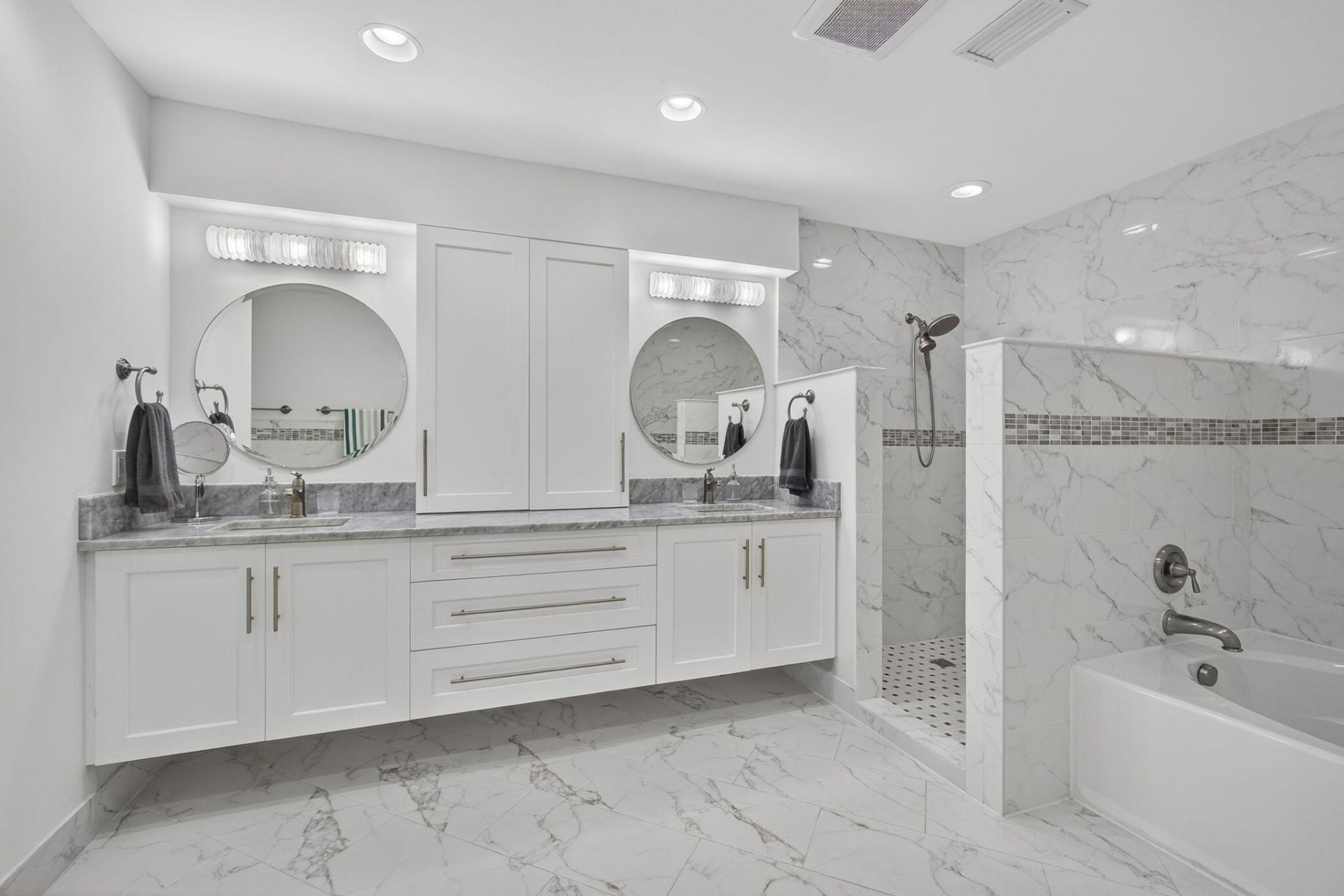 8 Woodbrook Circle, West Palm Beach, FL 33401 Photo