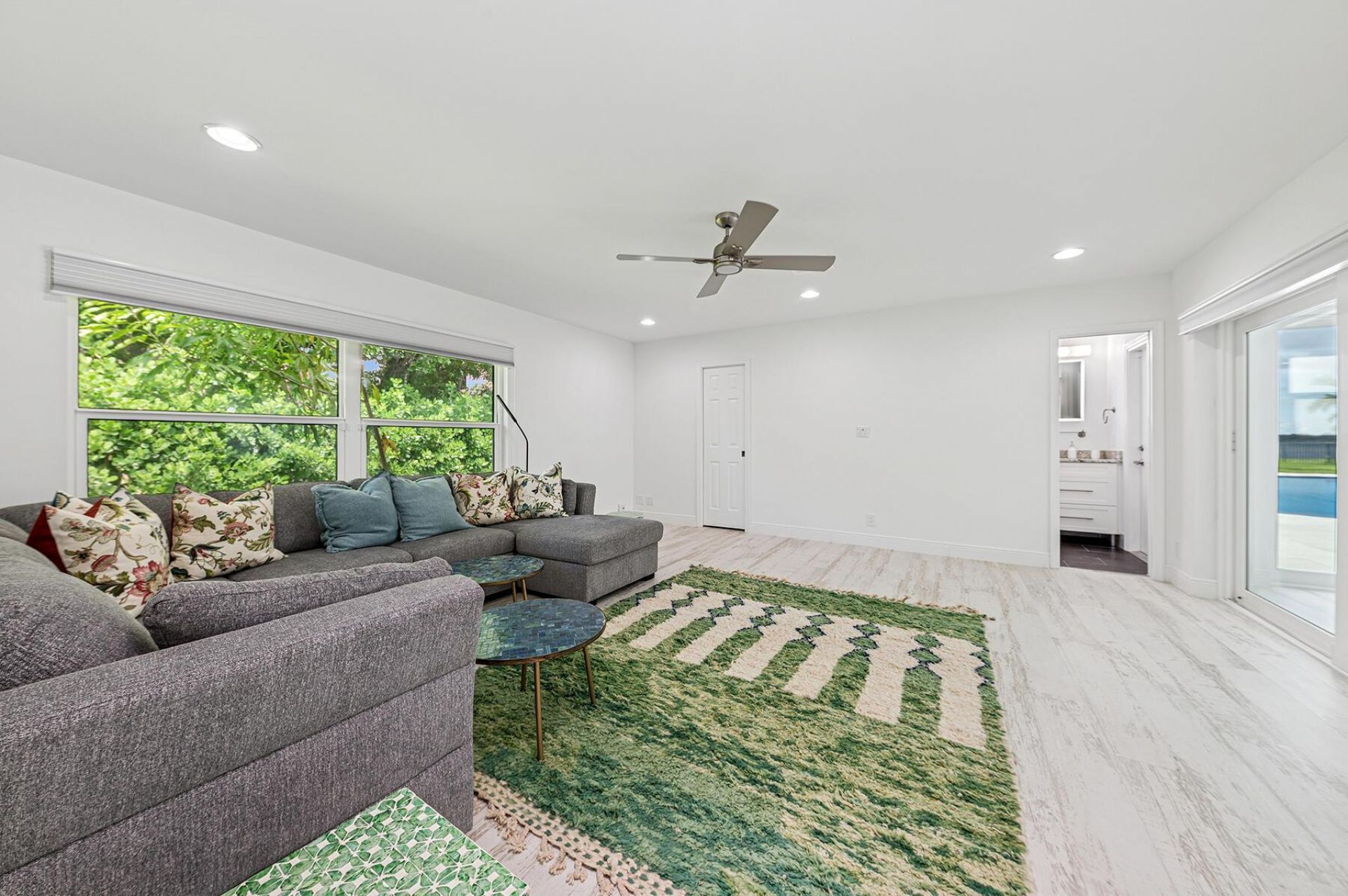 8 Woodbrook Circle, West Palm Beach, FL 33401 Photo