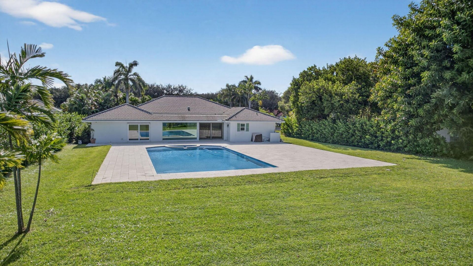 8 Woodbrook Circle, West Palm Beach, FL 33401 Photo