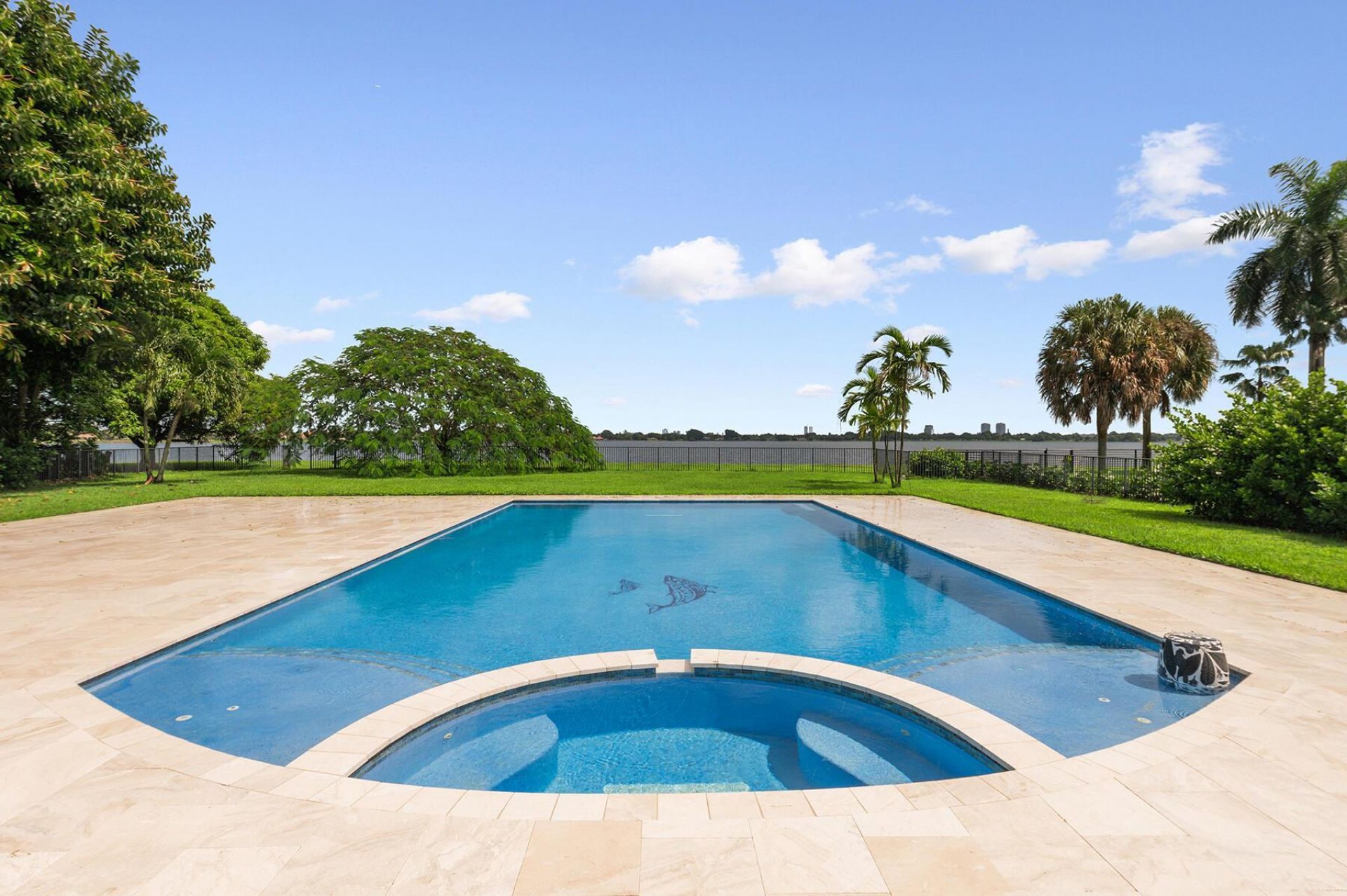 8 Woodbrook Circle, West Palm Beach, FL 33401 Photo