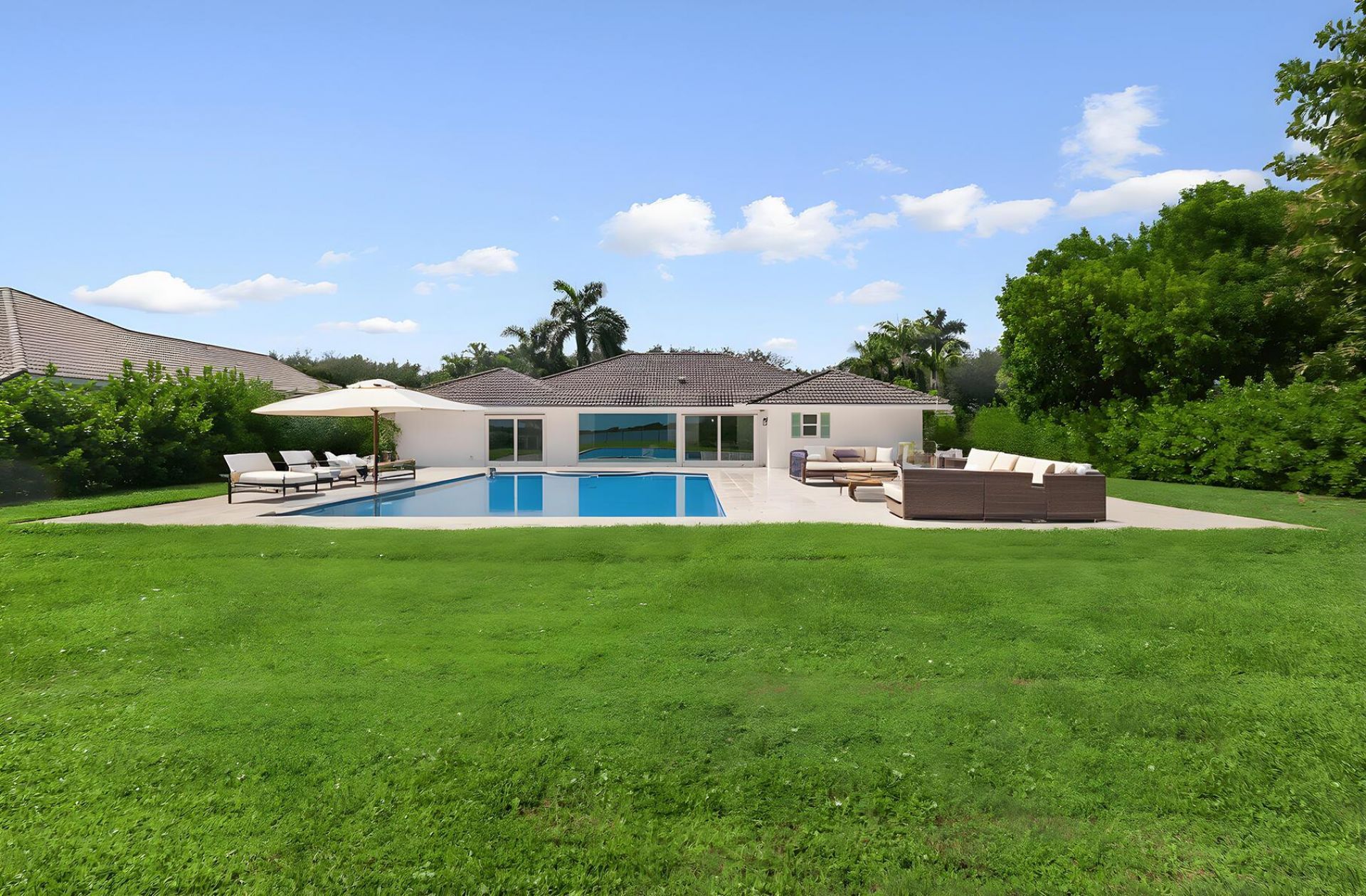 8 Woodbrook Circle, West Palm Beach, FL 33401 Photo