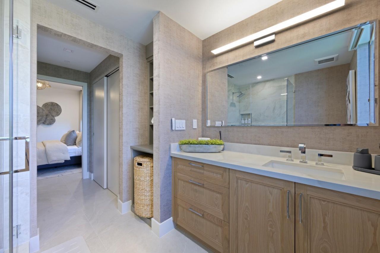 206 Inlet Way, Unit 2w, Palm Beach Shores, FL 33404 Photo