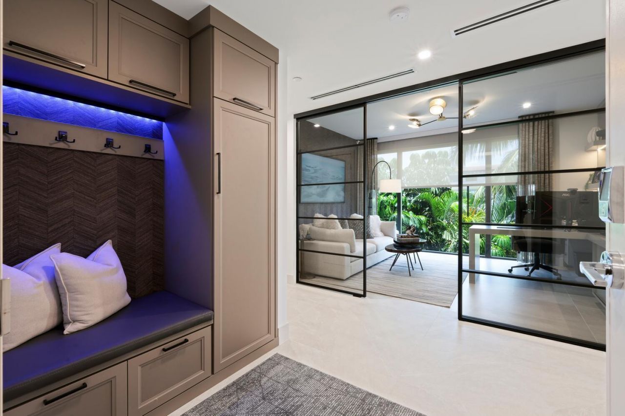 206 Inlet Way, Unit 2w, Palm Beach Shores, FL 33404 Photo