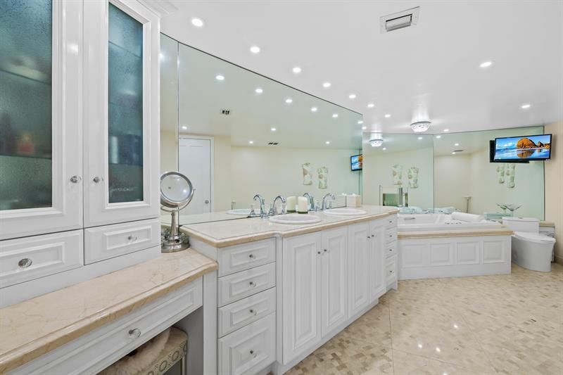 2100 S Ocean Lane, Unit 1707, Fort Lauderdale, FL 33316 Photo