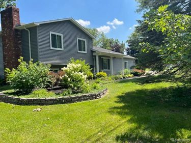 12147 Torrey Road, Fenton Twp, MI 48430