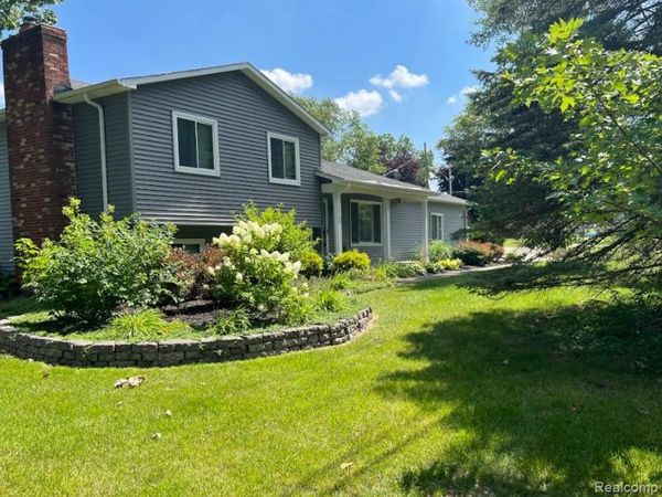 12147 Torrey Road, Fenton Twp, MI 48430