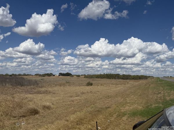 16458 W Us Highway 87, Adkins, TX 78101