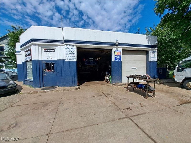 2884 Scranton Road, Cleveland, OH 44113 Photo 2