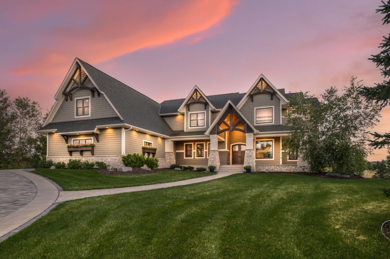 9745 Whistling Valley Road, Lake Elmo, MN 55042