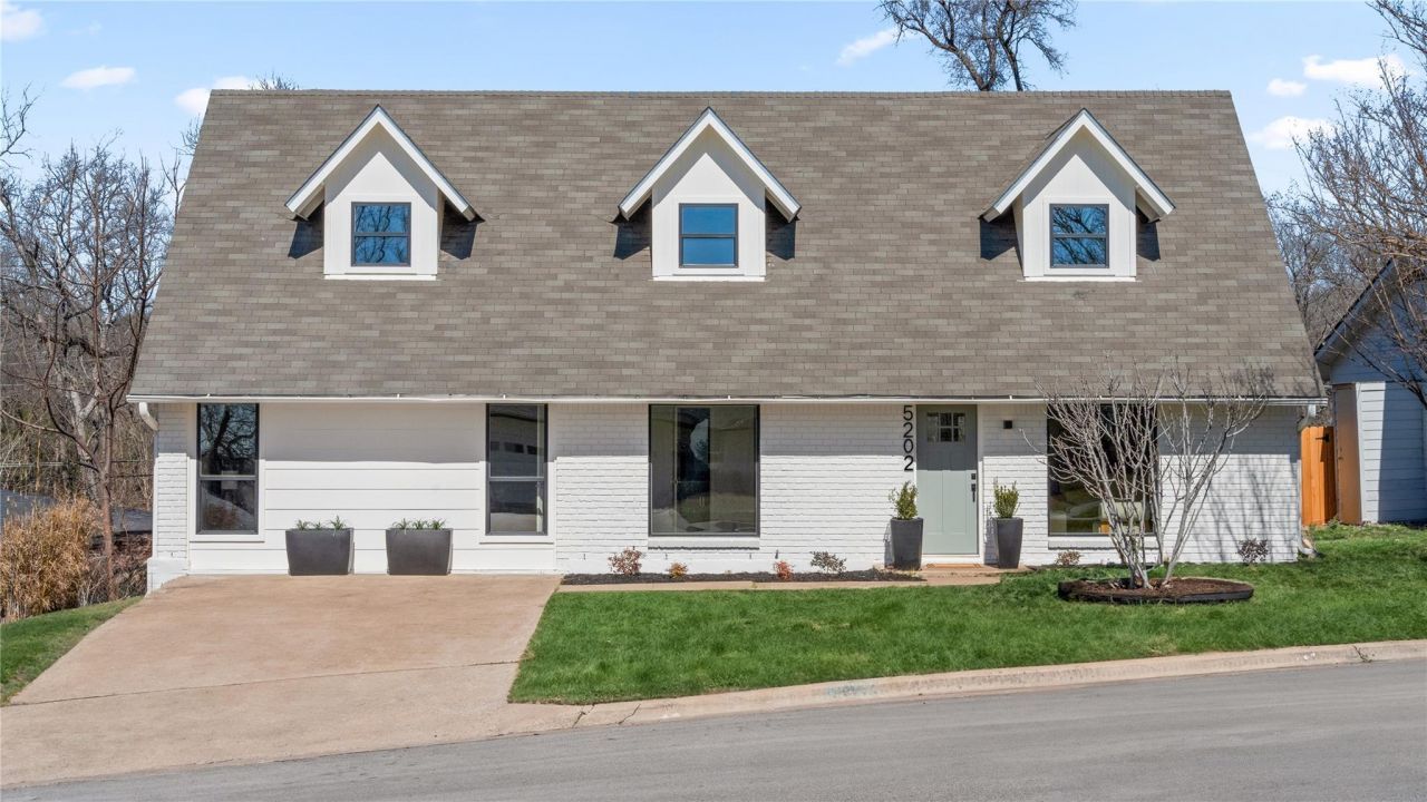 5202 Woodmoor Dr, Austin, TX 78721 Main Photo