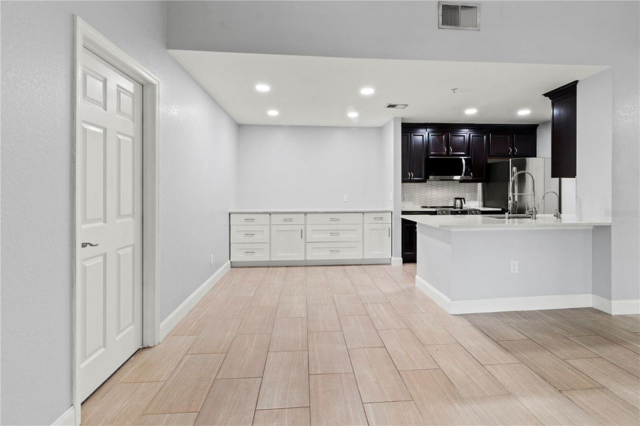 8911 Manor Loop, Unit 204, Lakewood Ranch, FL 34202 Photo