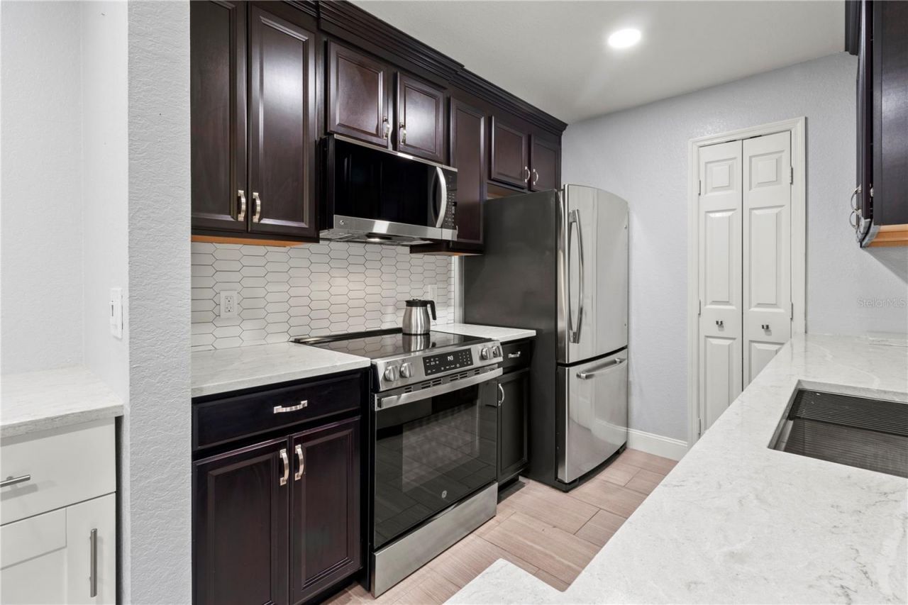 8911 Manor Loop, Unit 204, Lakewood Ranch, FL 34202 Photo