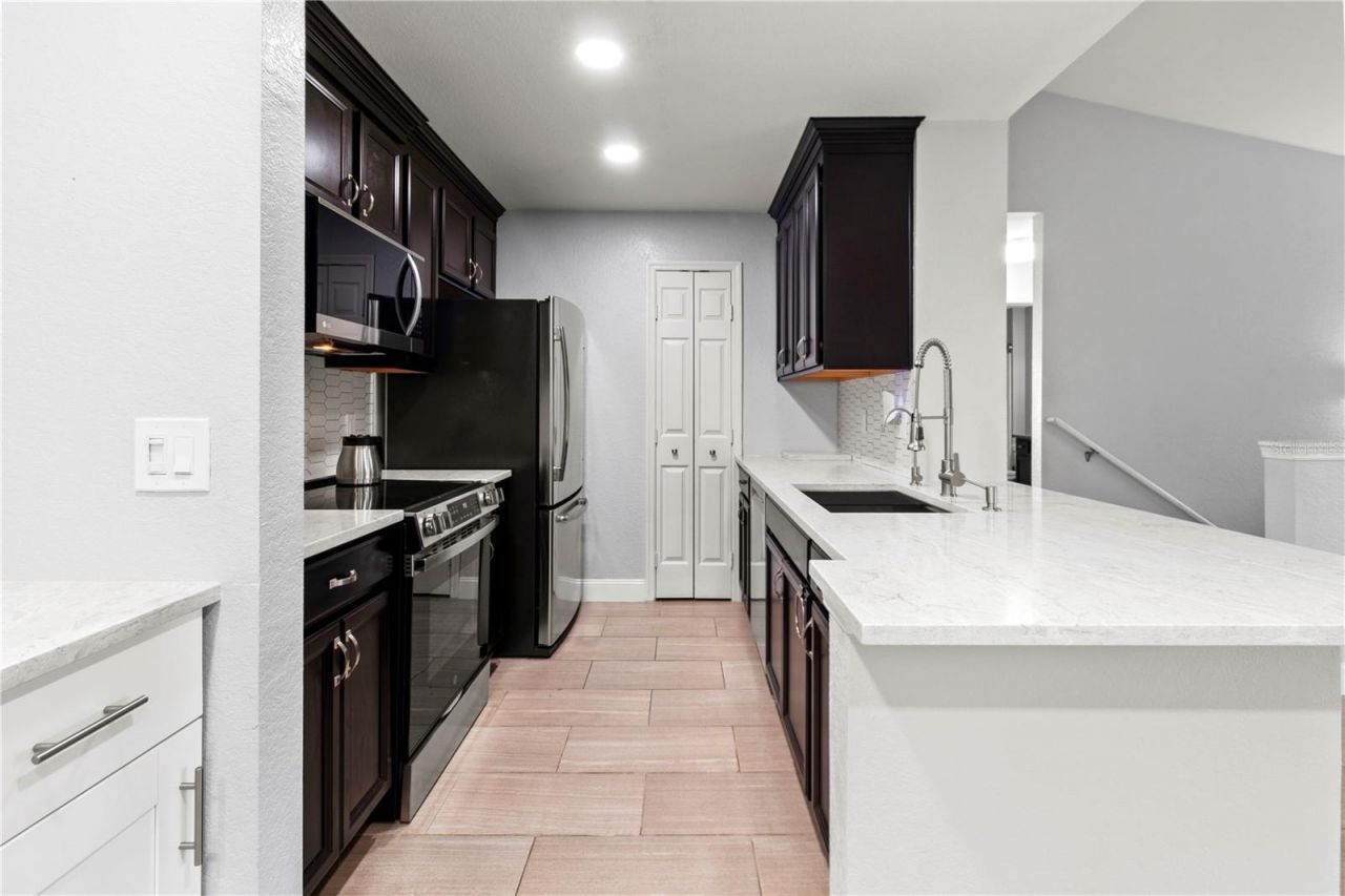 8911 Manor Loop, Unit 204, Lakewood Ranch, FL 34202 Photo