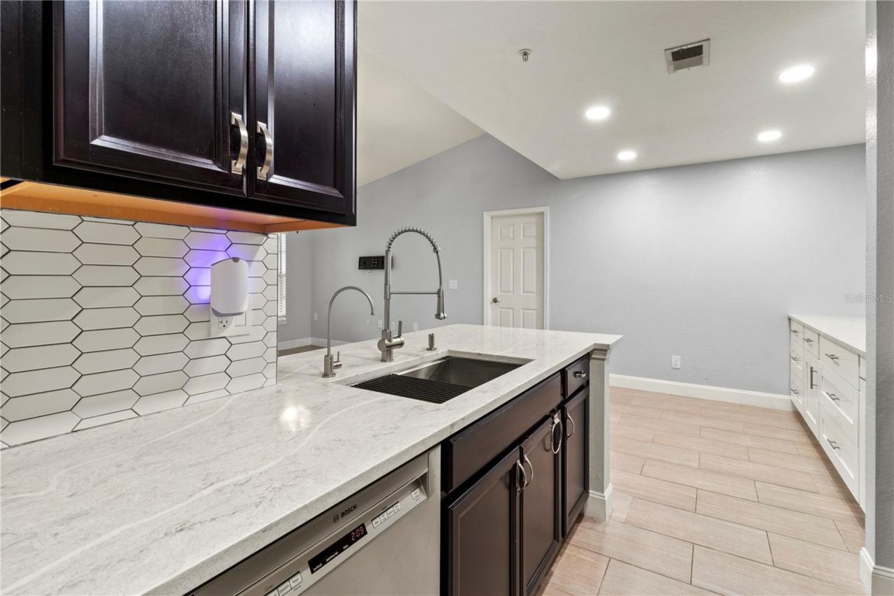 8911 Manor Loop, Unit 204, Lakewood Ranch, FL 34202 Photo