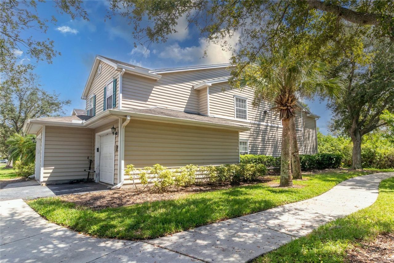 8911 Manor Loop, Unit 204, Lakewood Ranch, FL 34202 Photo