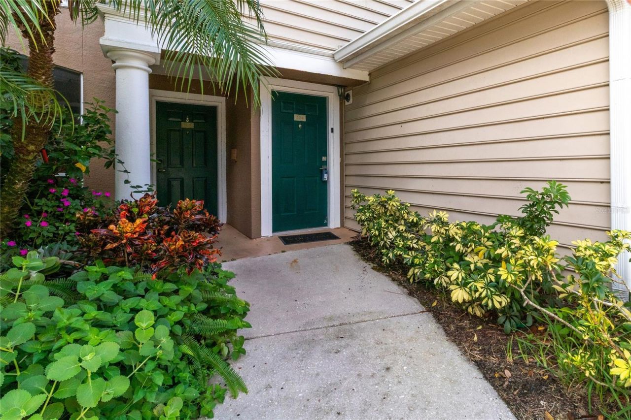 8911 Manor Loop, Unit 204, Lakewood Ranch, FL 34202 Photo