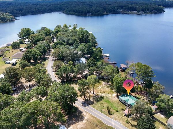 834 Paradise Island Drive, DeFuniak Springs, FL 32433