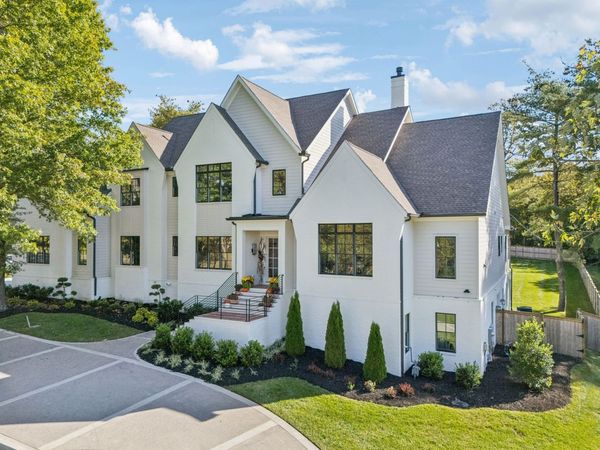 810 Steeplechase Dr, Brentwood, TN 37027