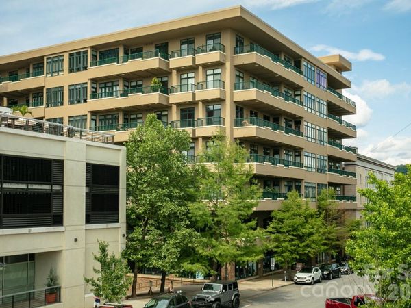 21 Battery Park Avenue, Unit 404, Asheville, NC 28801