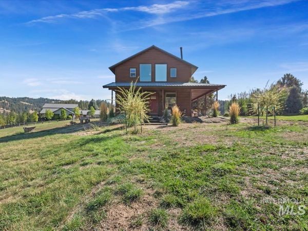 34 Crosstimber Loop, Garden Valley, ID 83622
